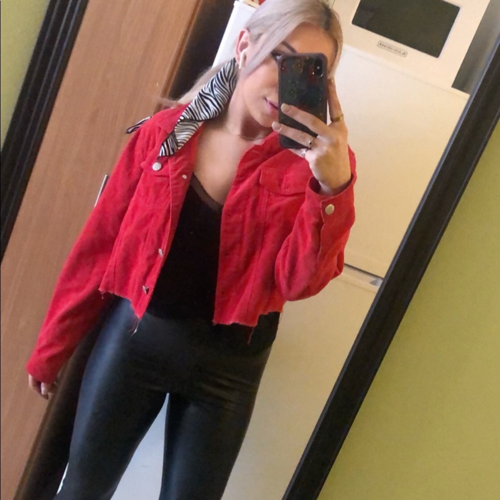 Red Cropped Jackst